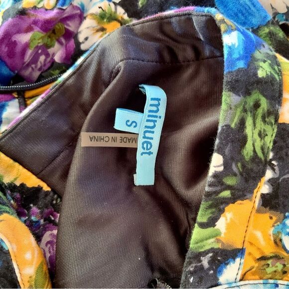 Sz small ModCloth Dress with purple yellow and white flowers - Picture 4 of 5